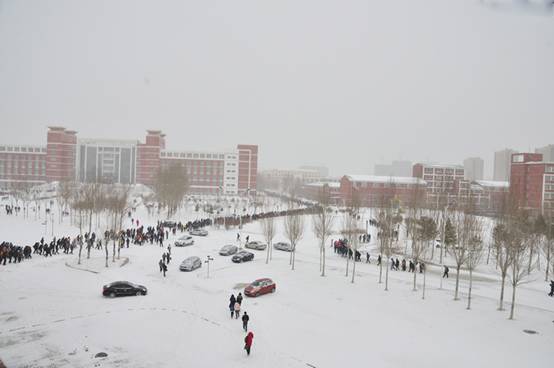 【大资本.员工天地】雪景中的石油高校有多美